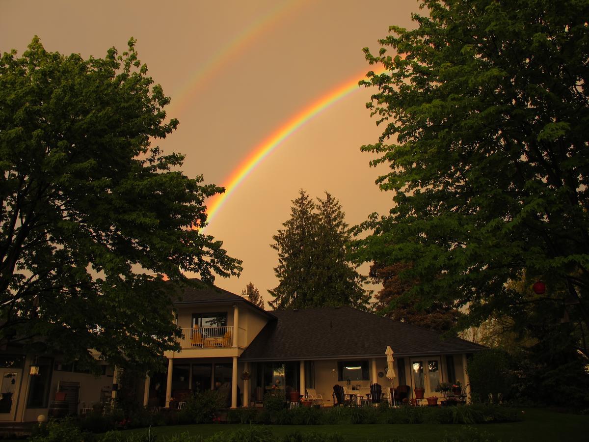 Lakeshore B&B Kelowna Exterior photo