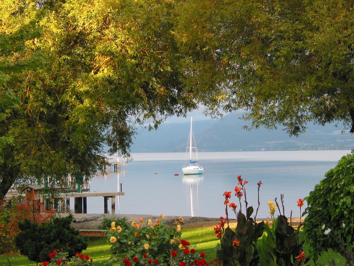 Lakeshore B&B Kelowna Exterior photo
