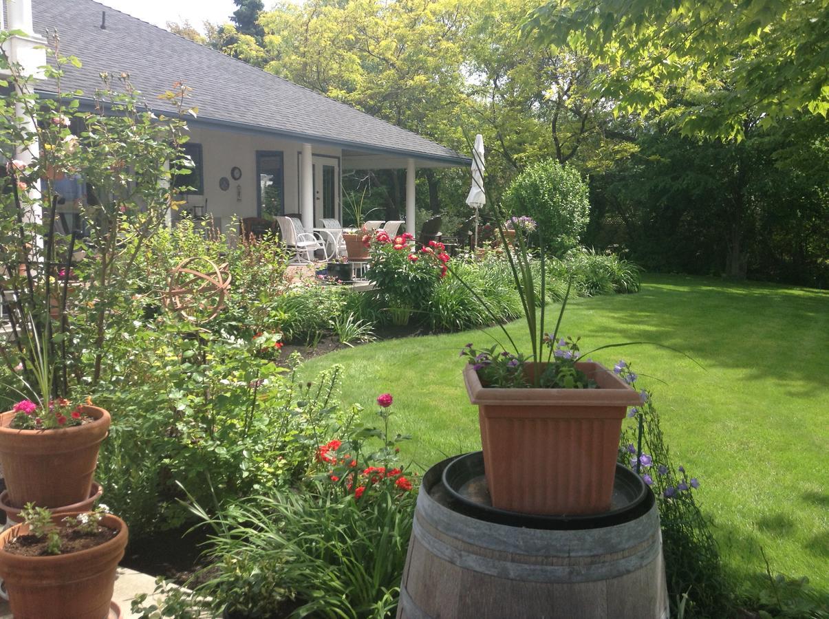Lakeshore B&B Kelowna Exterior photo